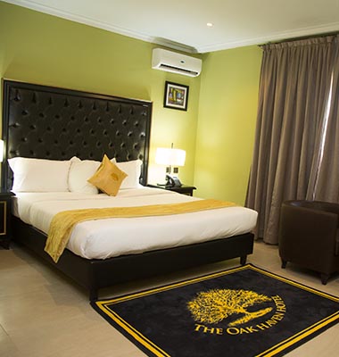 Deluxe — Oak Haven Hotel