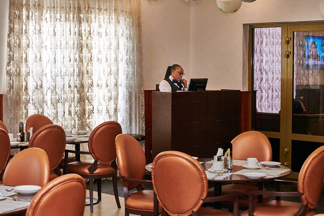 Restaurant — Oak Haven Hotel