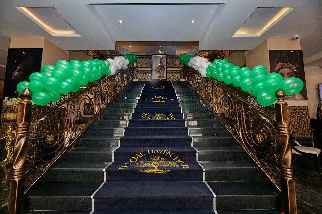 Oak Haven Hotel reception