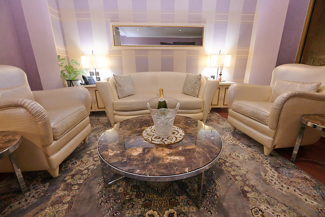 Signature Suite — Oak Haven Hotel