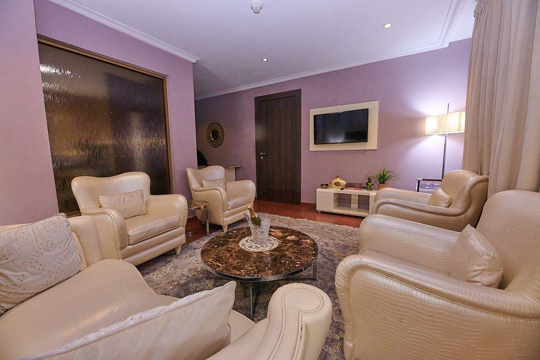 Signature Suite — Oak Haven Hotel