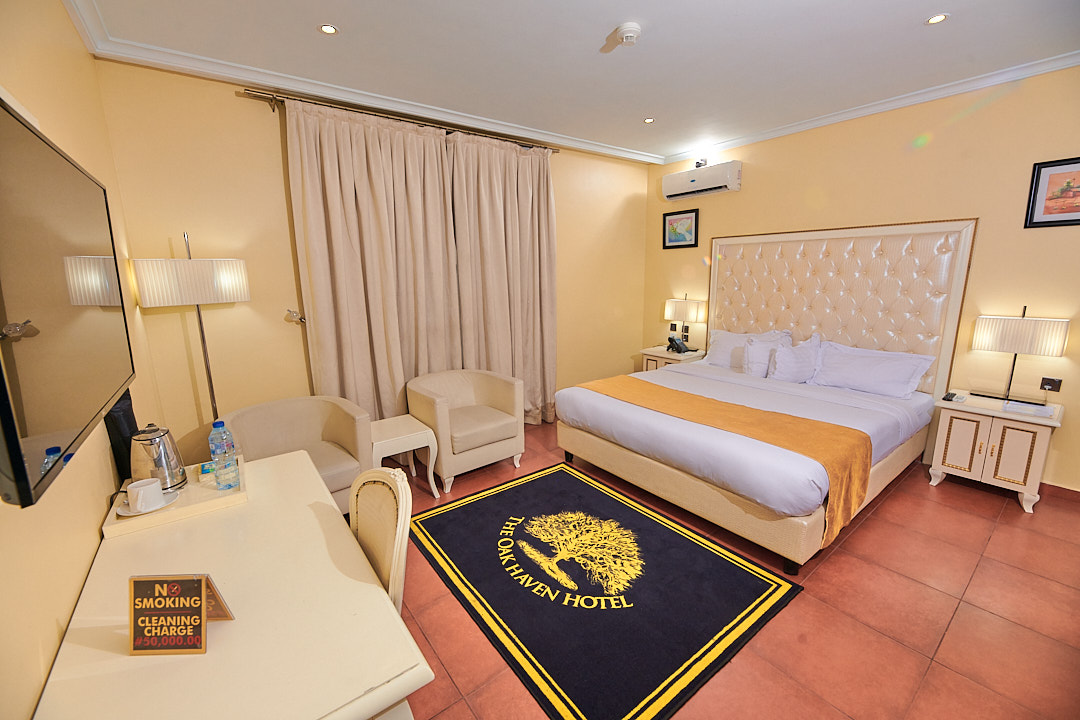 Super Deluxe — Oak Haven Hotel