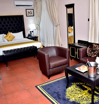Executive Suite — Oak Haven Hotel