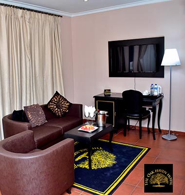 Executive Suite — Oak Haven Hotel
