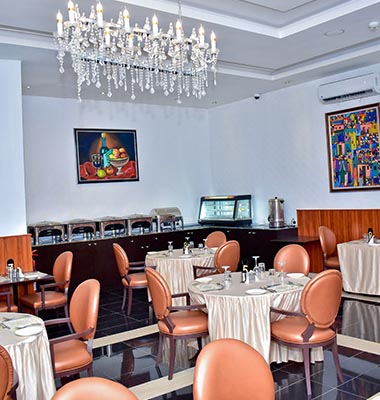 Signature Suite — Oak Haven Hotel